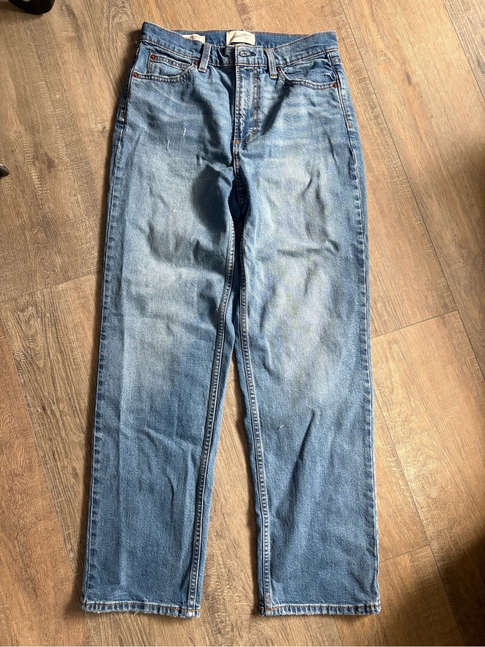 Universal Thread Women's Straight Leg Jeans - Light Blue Denim